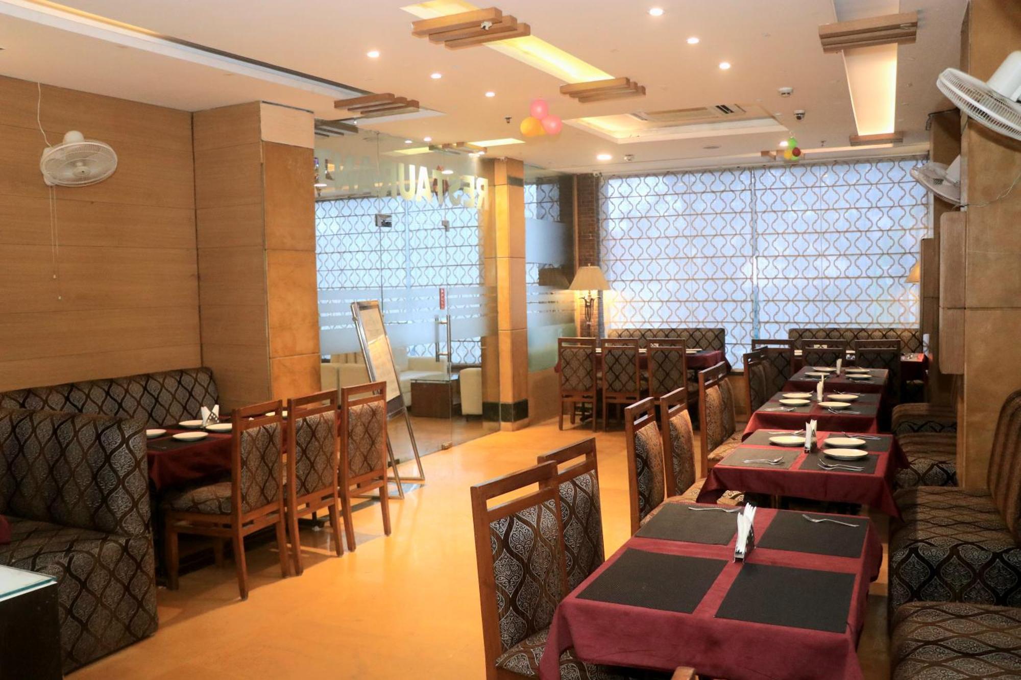 Modi Hotel & Resorts Pinjaur Exterior foto