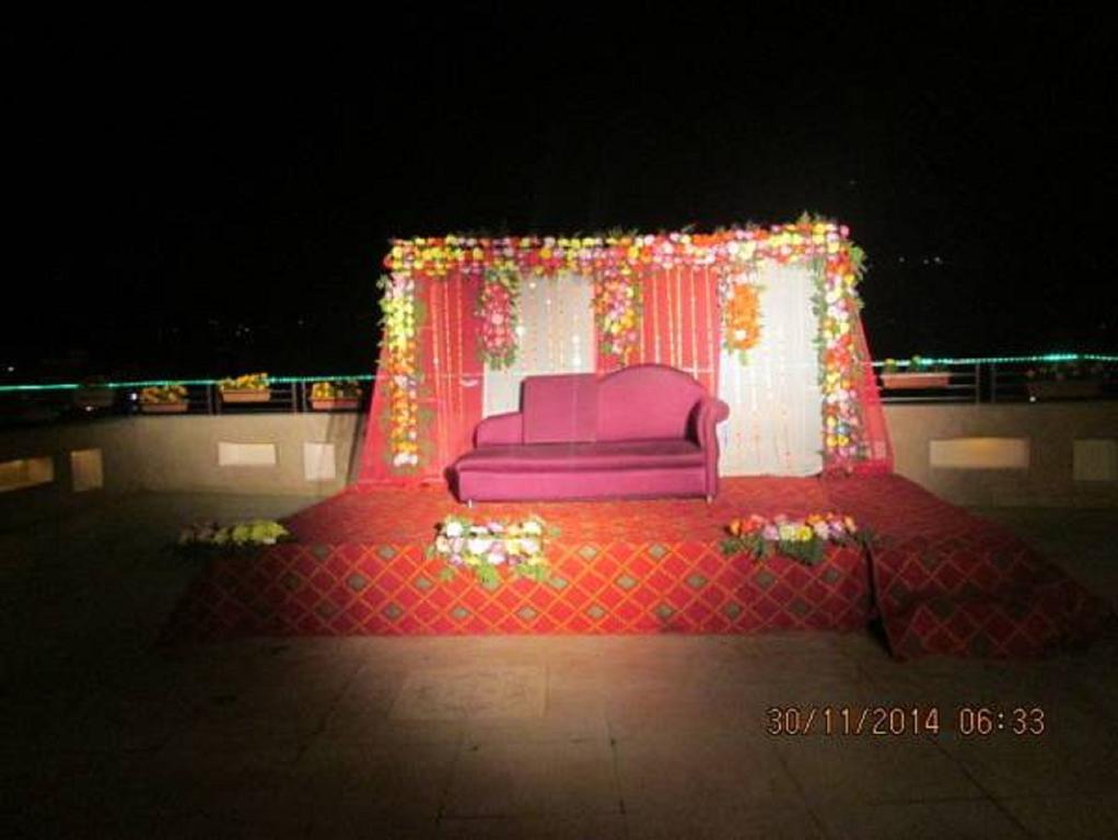 Modi Hotel & Resorts Pinjaur Exterior foto